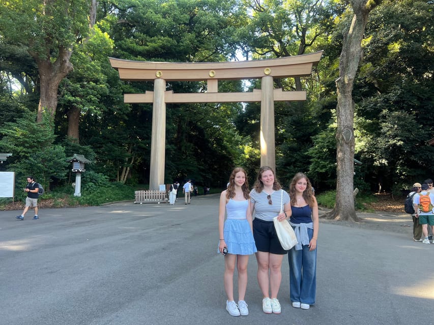Tokyo: Meiji Jingu Shrine and Shinto Culture Walking Tour - Why the small group matters