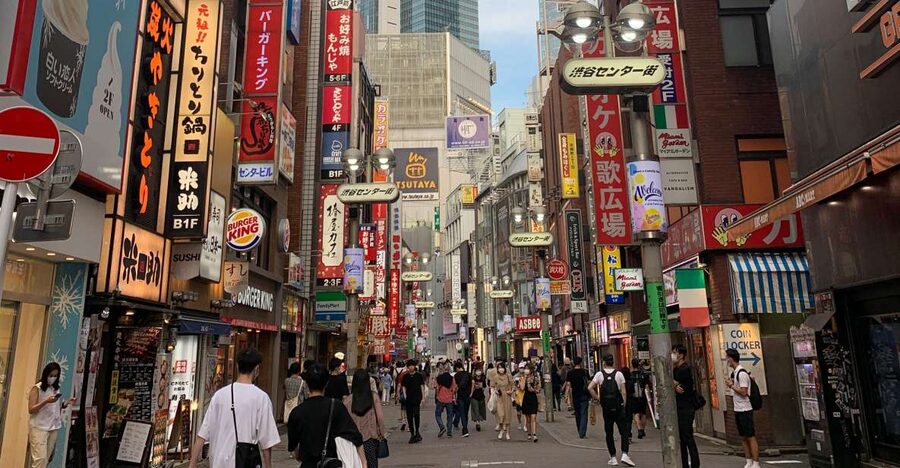 Tokyo: Shibuya Highlights Walking Tour - Walking through Shibuya Scramble