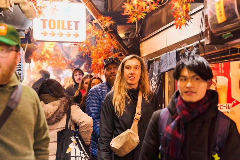 Tokyo: Shinjuku Nightlife & Secret Backstreets Walking Tour - Kabukicho and the changing face of nightlife