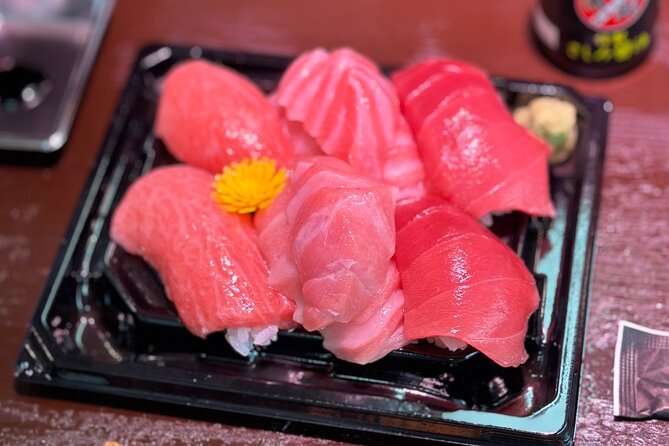 Tokyo: Tsukiji Fish Market Food and Walking tour - Why a guide helps at Tsukiji