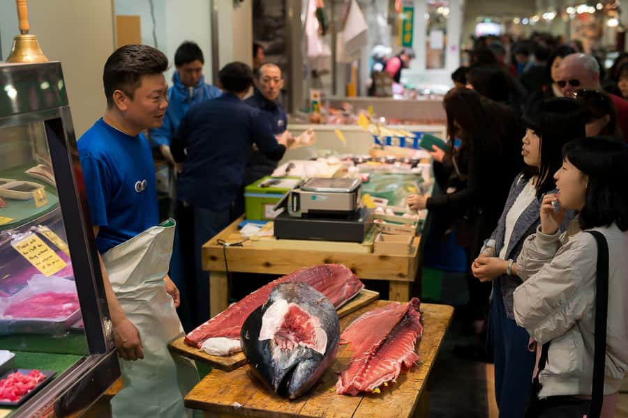 Tokyo: Tsukiji Market Walking Tour & Sushi Cooking Class - The 70-minute market walk