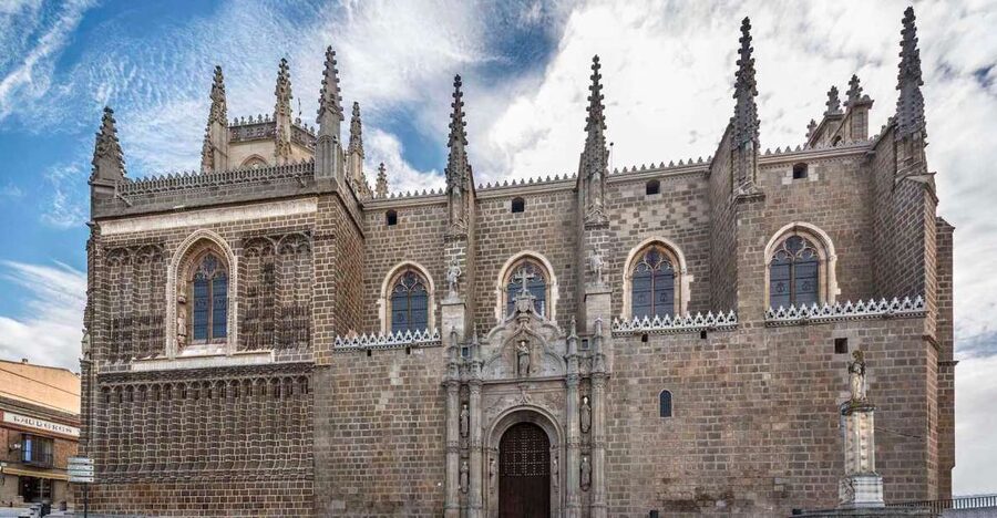 Toledo: Guided Monument Walking Tour with Wristband Pass - Key points to know before booking