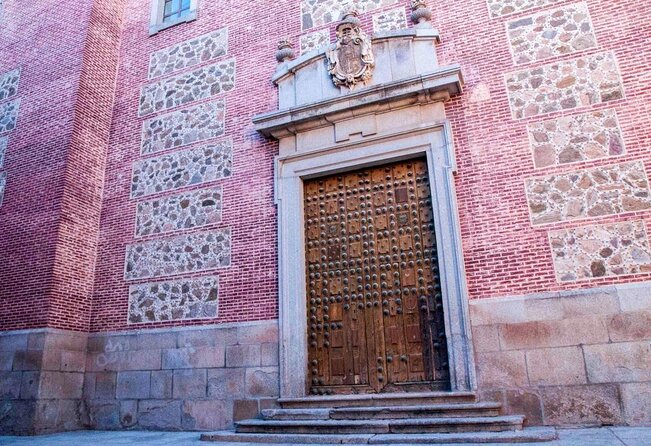 Toledo Tour & Vineyard Walk with Wine Tasting from Madrid - Transport, comfort, and the hot-weather warning