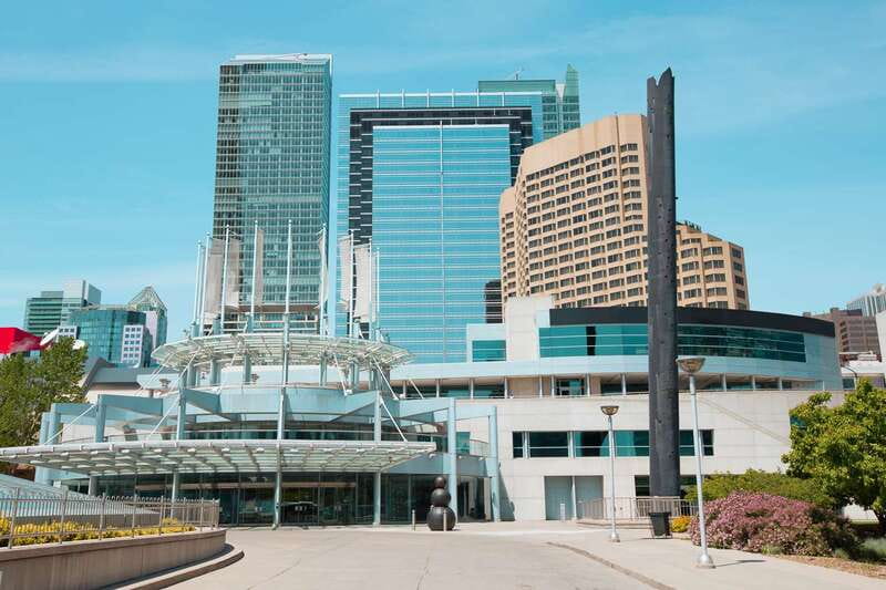 Toronto: 2-Hour Downtown Walking Tour - Yonge-Dundas Square to the Ed Mirvish Theatre
