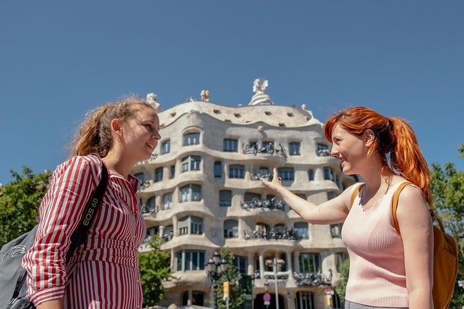 Treasures of Barcelona: Private Gaudi Walking Tour - The first stop: Gaudí before the famous masterpieces