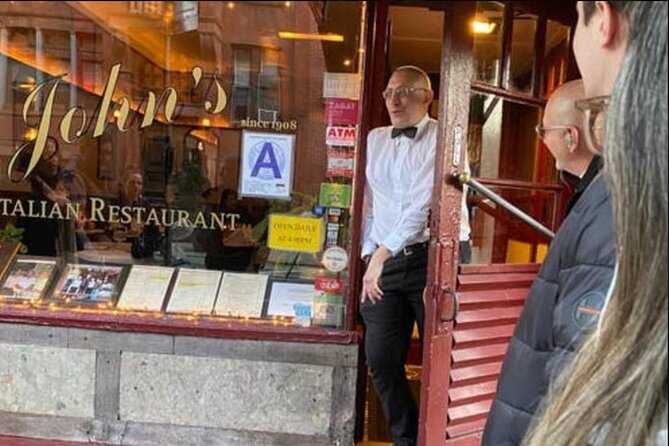 True Crime NYC: Mafia Walk w/Ret. NYPD Detective and Local Food - Key points to know before booking