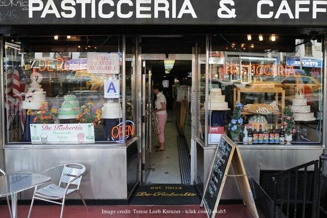 True Crime NYC: Mafia Walk w/Ret. NYPD Detective and Local Food - Who will enjoy this walk most