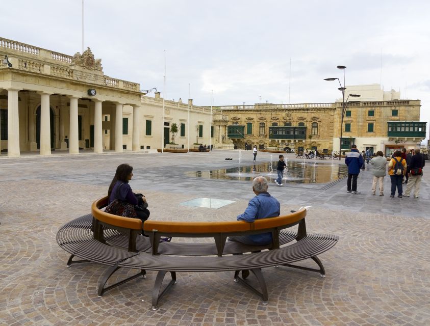 Valletta: Guided City Walking Tour - The final stop at St. George’s Square