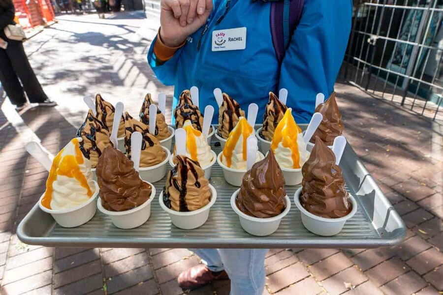 Vancouver: Gastown Historical Walking Food Tour - Two hours and twenty minutes of eating and storytelling