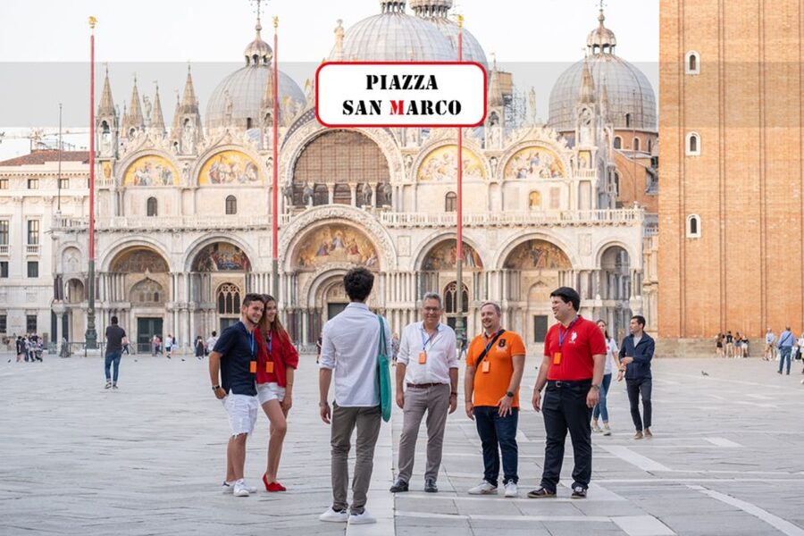 Venice: City Center Historical Guided Walking Tour - Adding the gondola ride