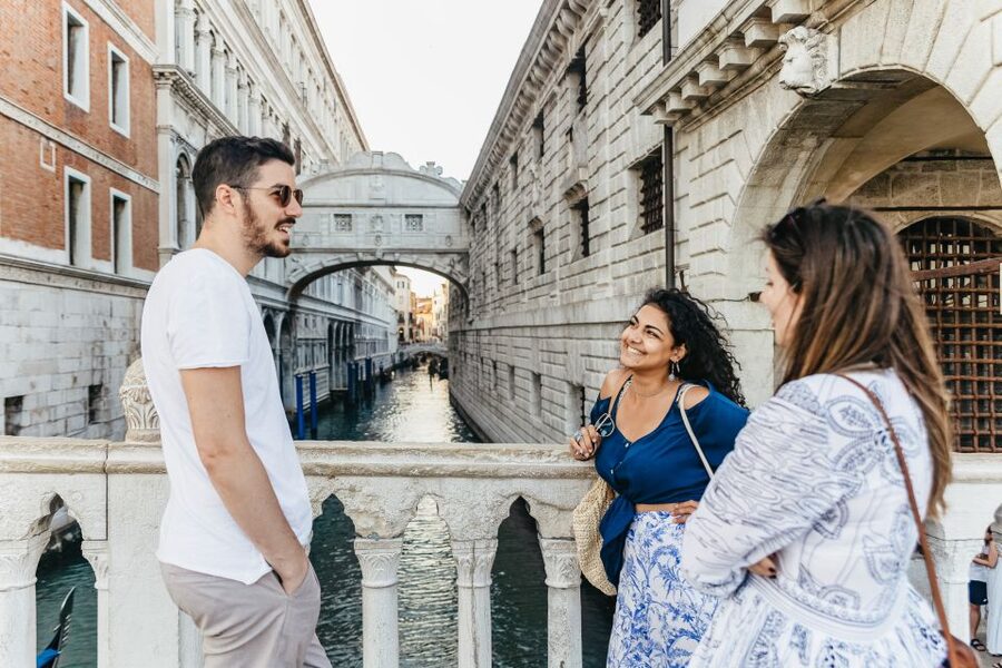 Venice: Private Walking Tour with a Local - What past guide pairings show you