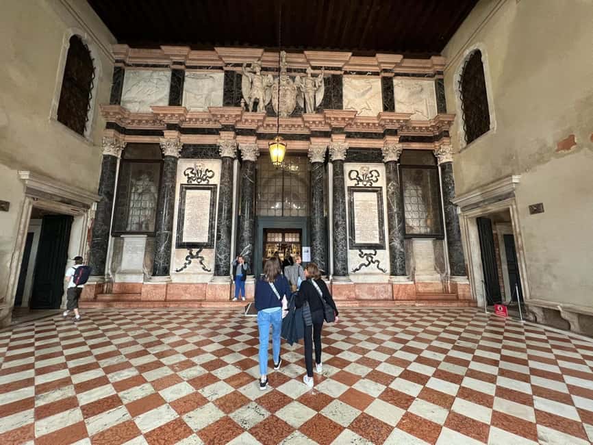 Venice Private Walking Tour with a Local - Starting at Riva degli Schiavoni