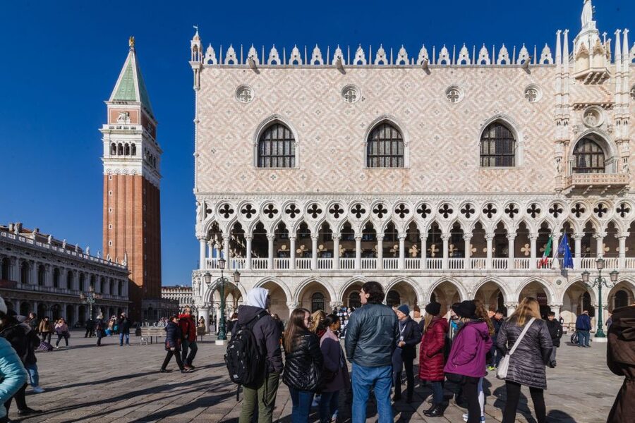 Venice: San Marco to Rialto Walk & Spritz Like a Local - Adding the 30-minute gondola ride