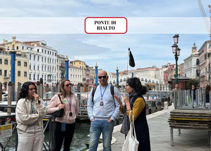 Venice: San Marco to Rialto Walk & Spritz Like a Local - Santi Giovanni e Paolo and the quieter side of Venice