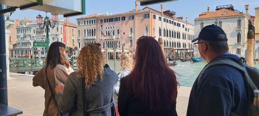 Venice: Walking Guided Tour of the City Must-See Sites - Starting near Ca’ Foscari in Dorsoduro