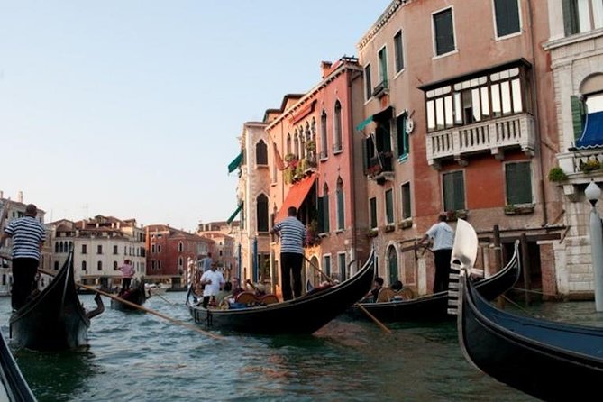 Venice Walking Tour and Gondola Ride - The gondola ride from Bacino Orseolo