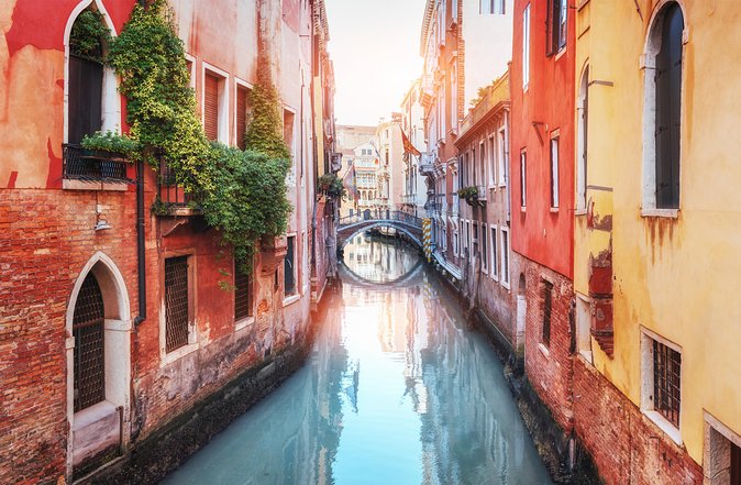 Venice Walking Tour and Gondola Ride - Scala del Bovolo, the graceful spiral staircase
