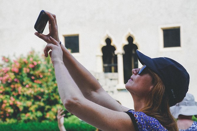 Verona Highlights Walking Tour in Small-group - Piazza delle Erbe and Piazza dei Signori