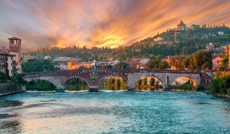 Verona: Romeo and Juliet Guided Walking Tour - Key points at a glance