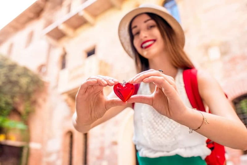 Verona: Romeo and Juliet Guided Walking Tour - Starting in Piazza Bra beneath the Roman Arena