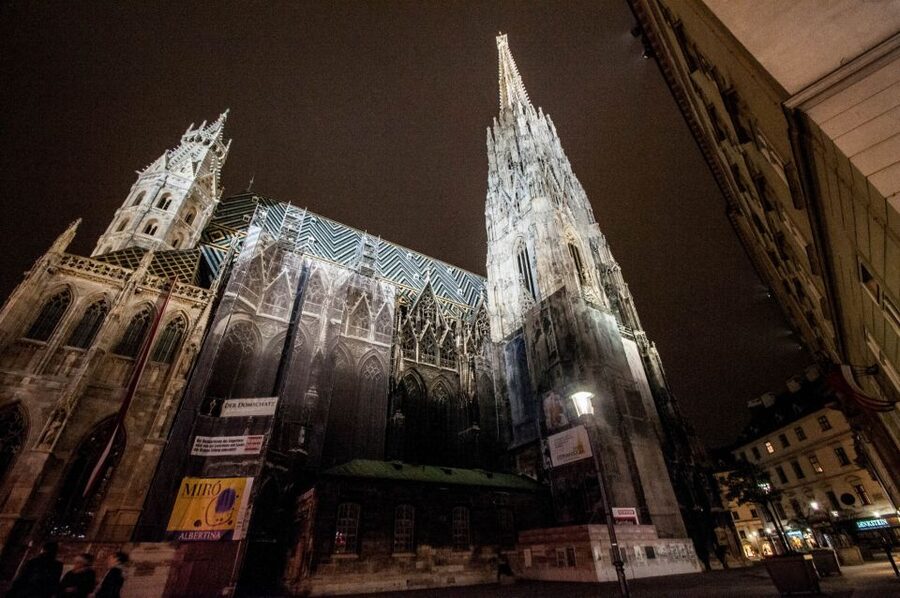 Vienna: Ghosts and Legends Guided Nighttime Walking Tour - Starting near the Hofburg
