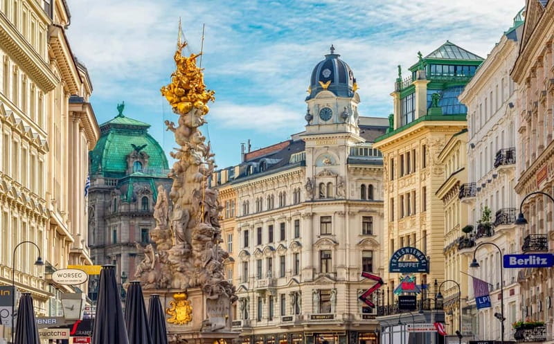 Vienna: Small Group Guided Walking Tour of City Highlights - Why this two-hour route works so well