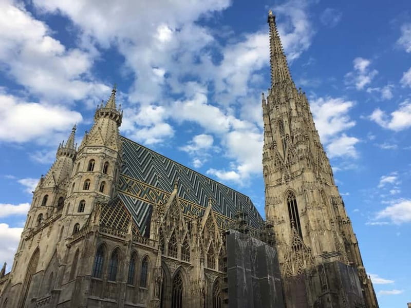 Vienna: Small Group Guided Walking Tour of City Highlights - Hofburg Palace, Burggarten, and the imperial court