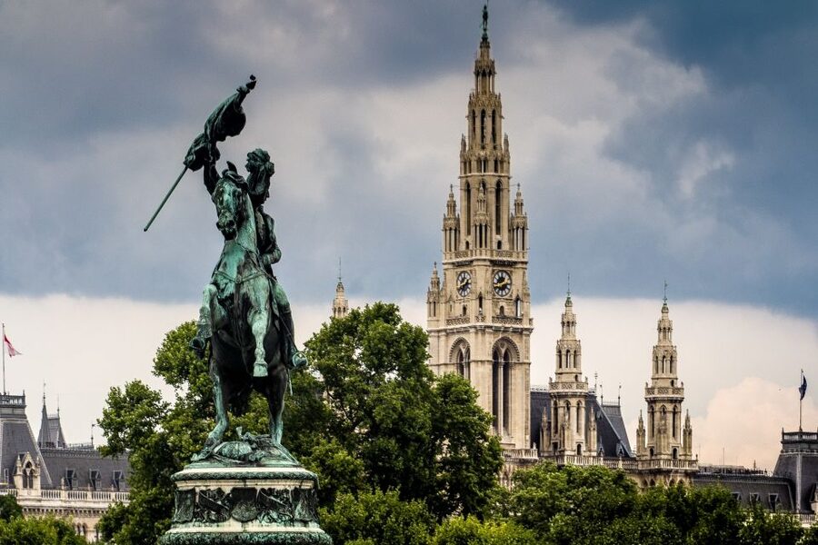 Vienna: World War II Historical Walking Tour - Starting at the Albertina with Vienna’s polished face