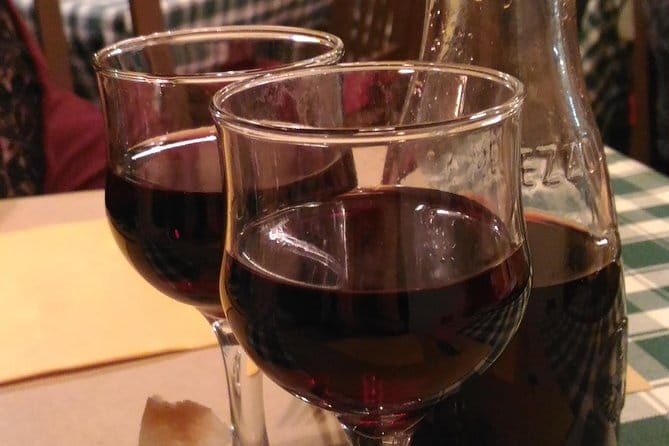 Walking Food Tour of Florence with Tastings and Wine - Tuscan wine paired with each course
