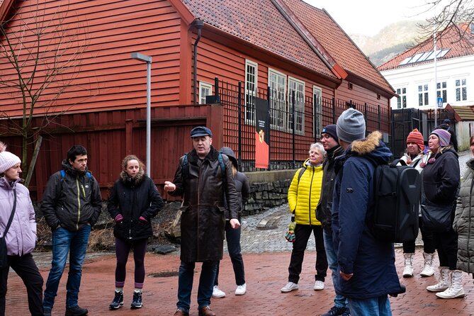 Walking Tour in Bergen of the Past and Present - Climbing into Fjellsiden for everyday Bergen