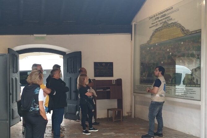 Walking Tour with a Local in Asuncion "The Mother of Cities" - Stepping into Casa de la Independencia