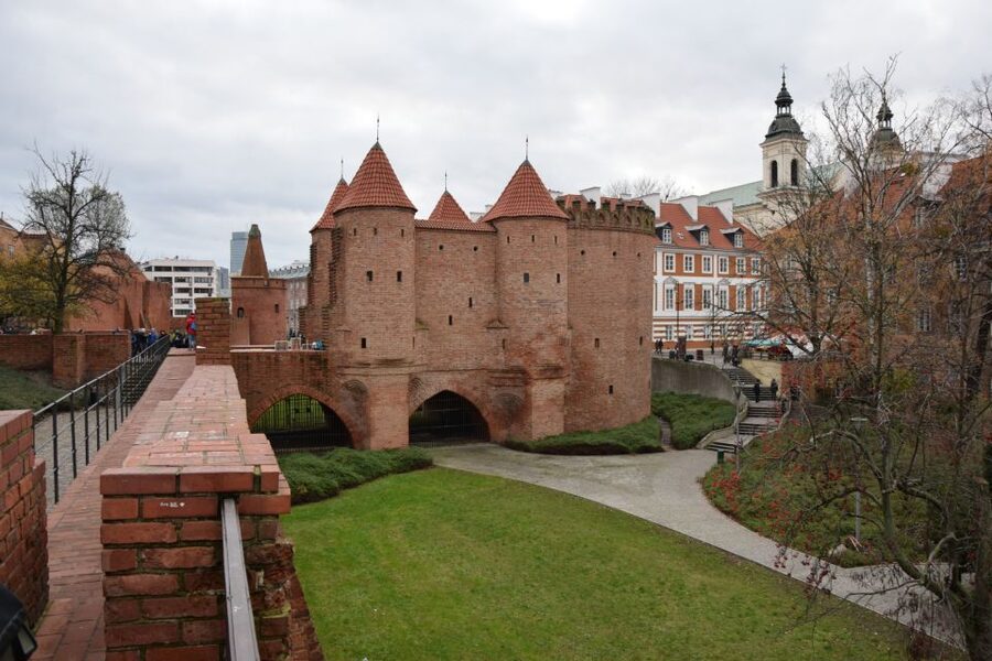 Warsaw: Old Town Guided Walking Tour - Starting at Sigismund’s Column in Castle Square