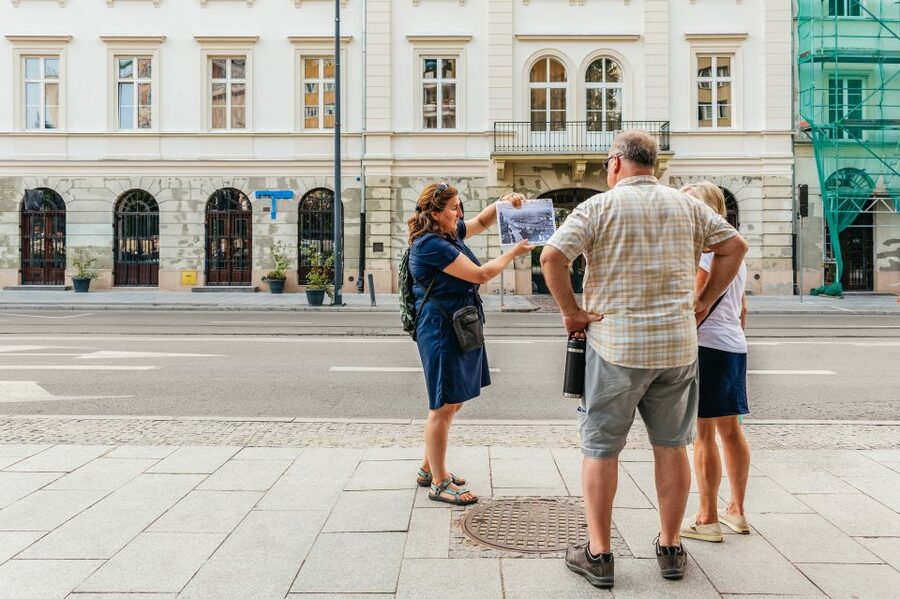 Warsaw: Warsaw Ghetto Private Walking Tour with Hotel Pickup - Umschlagplatz and the machinery of deportation