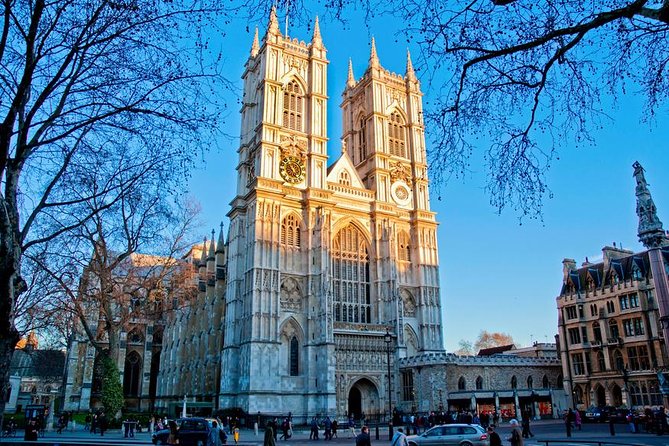 Westminster Guided Walking Tour with Abbey Entry - Trafalgar Square, where art and empire meet