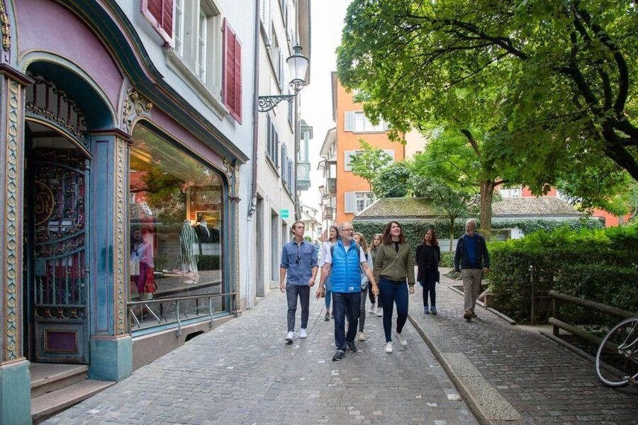 Zurich Old Town Walking Tour: 2-Hours - Churches, towers, and the medieval center