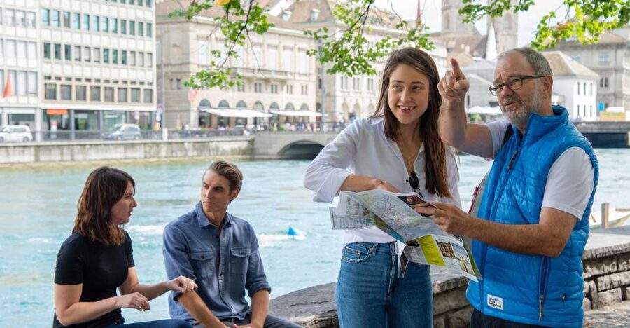 Zurich Old Town Walking Tour: 2-Hours - Bahnhofstrasse and the first look at Zurich